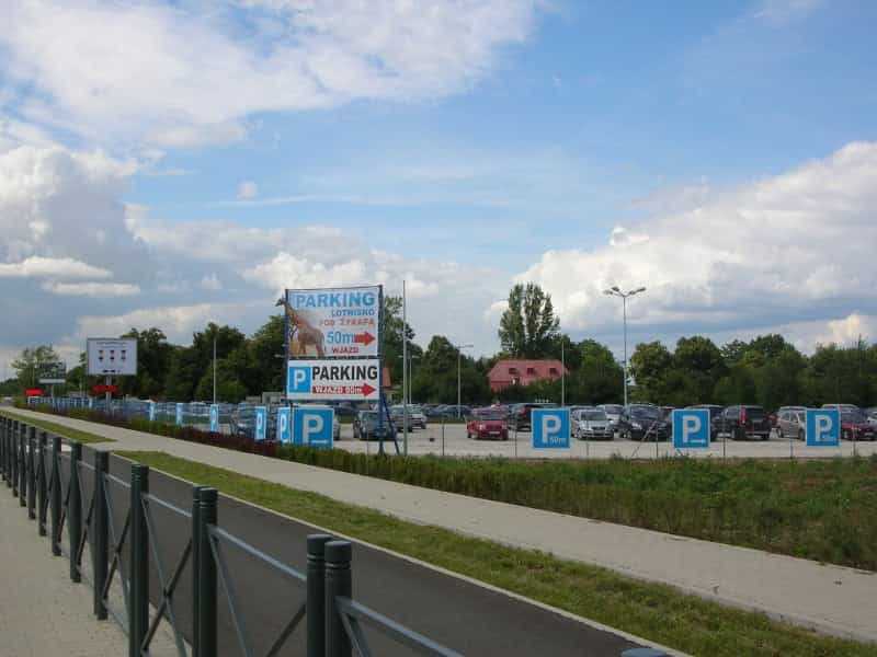 Zdjęcie Wrocław Parking Lotnisko | Parking Pod Żyrafą