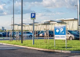 Zdjęcie parkingu Oficjalny Parking A | B | C przy lotnisku